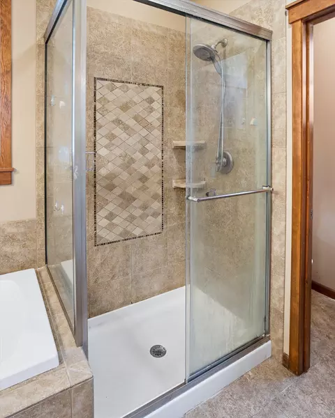 Bath - 5606 E 14th Ave, Spokane Valley, WA 99212 photo 3 of 5