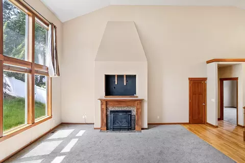 Living - 5606 E 14th Ave, Spokane Valley, WA 99212 photo 3 of 8