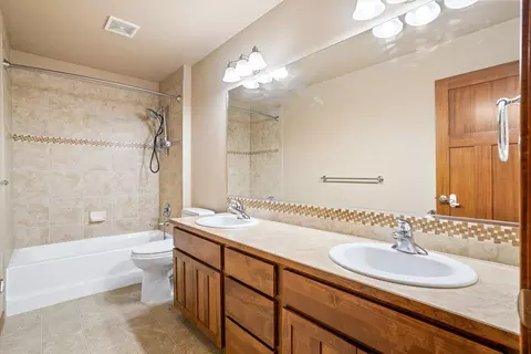 Bath - 5606 E 14th Ave, Spokane Valley, WA 99212 photo 5 of 5