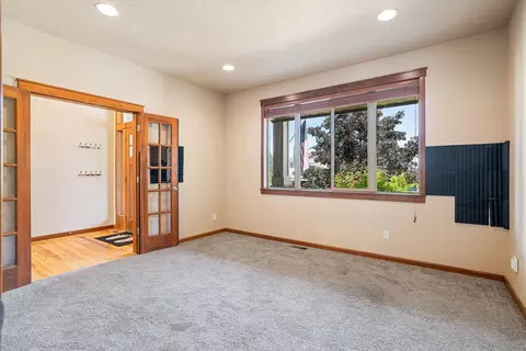 Living - 5606 E 14th Ave, Spokane Valley, WA 99212 photo 8 of 8