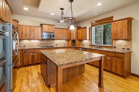 Kitchen - 5606 E 14th Ave, Spokane Valley, WA 99212 photo 2 of 5