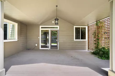 Exterior - 5606 E 14th Ave, Spokane Valley, WA 99212 photo 4 of 10
