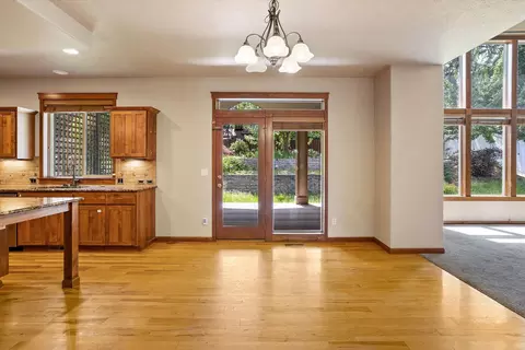 Living - 5606 E 14th Ave, Spokane Valley, WA 99212 photo 6 of 8