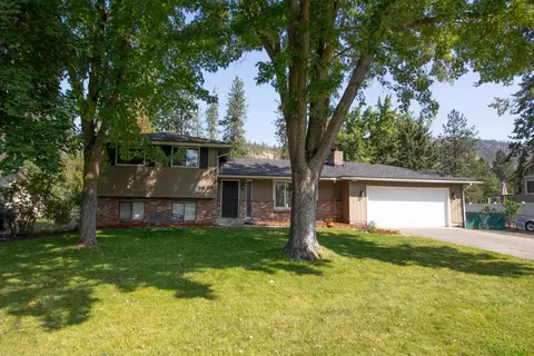 9606 W Nelson Dr, Nine Mile Falls, WA 99026