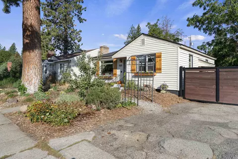 Exterior - 1121 E 33 Ave, Spokane, WA 99203 photo 3 of 14