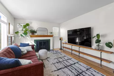 Living - 1121 E 33 Ave, Spokane, WA 99203 photo 1 of 2