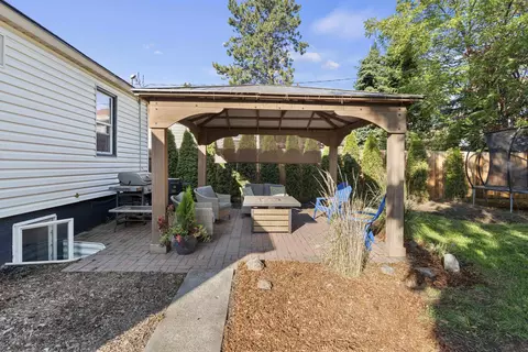 Exterior - 1121 E 33 Ave, Spokane, WA 99203 photo 7 of 14