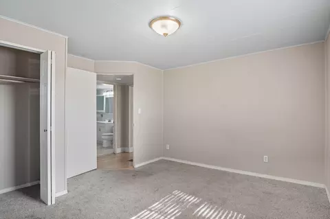 Bedroom - 417 E Queen Ave, Spokane, WA 99207 photo 3 of 6