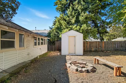 Exterior - 417 E Queen Ave, Spokane, WA 99207 photo 2 of 7