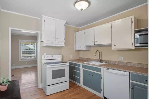 Kitchen - 417 E Queen Ave, Spokane, WA 99207 photo 1 of 3