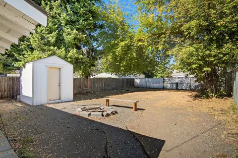 Exterior - 417 E Queen Ave, Spokane, WA 99207 photo 1 of 7