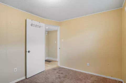 Bedroom - 417 E Queen Ave, Spokane, WA 99207 photo 6 of 6