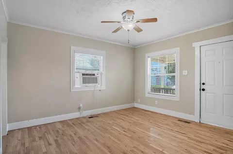 Living - 417 E Queen Ave, Spokane, WA 99207 photo 1 of 3