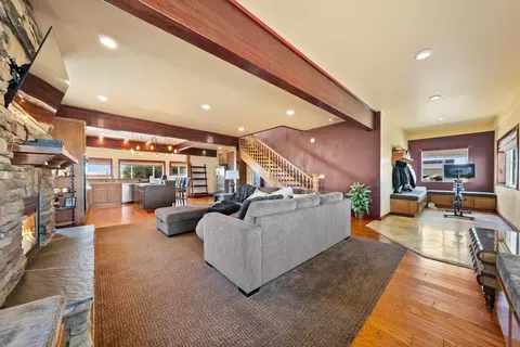 Living - 3728 E Whittier Rd, Spangle, WA 99031 photo 2 of 4