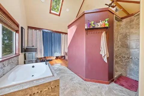 Bath - 3728 E Whittier Rd, Spangle, WA 99031 photo 5 of 7