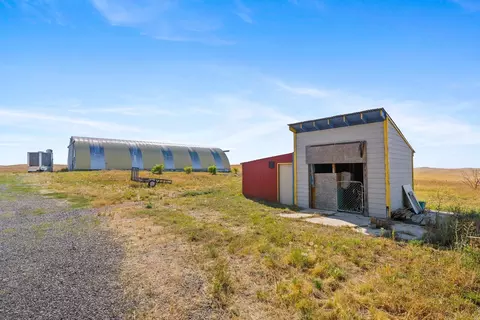 Exterior - 3728 E Whittier Rd, Spangle, WA 99031 photo 3 of 6