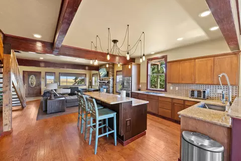 Kitchen - 3728 E Whittier Rd, Spangle, WA 99031 photo 4 of 7