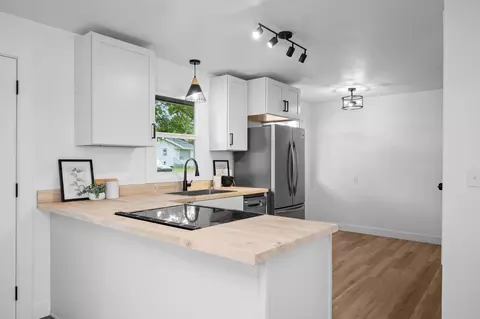 Kitchen - 11617 E Augusta Ave, Spokane Valley, WA 99206 photo 1 of 4