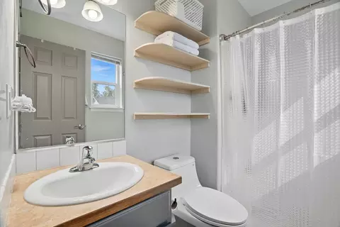 Bath - 10610 E Baldwin Ave, Spokane Valley, WA 99206 photo 1 of 2