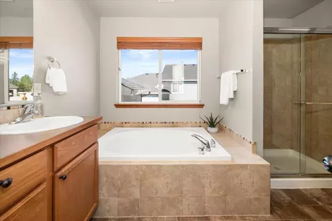 Bath - 421 E Parker Dr, Colbert, WA 99005 photo 2 of 4