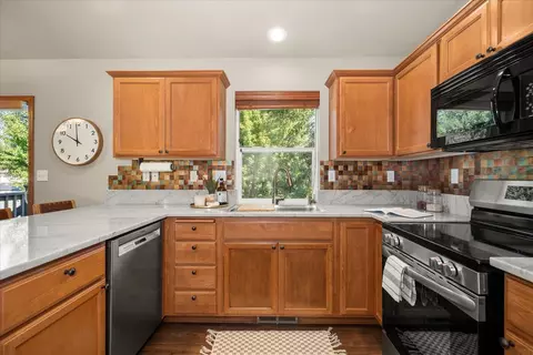 Kitchen - 421 E Parker Dr, Colbert, WA 99005 photo 2 of 2