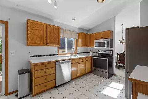 Kitchen - 3316 E 35th Ave, Spokane, WA 99223 photo 2 of 3