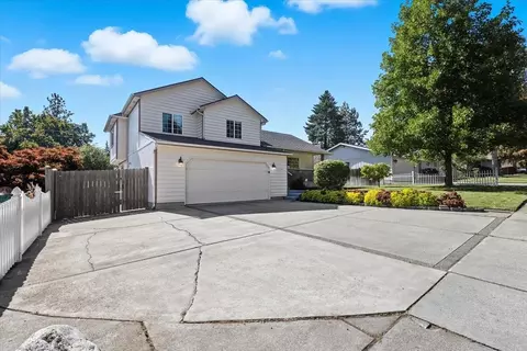 Exterior - 3316 E 35th Ave, Spokane, WA 99223 photo 4 of 17