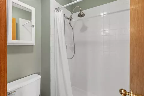 Bath - 3316 E 35th Ave, Spokane, WA 99223 photo 2 of 3