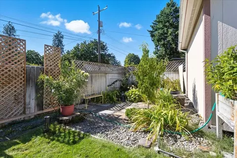 Exterior - 3316 E 35th Ave, Spokane, WA 99223 photo 15 of 17