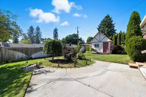 Exterior - 3316 E 35th Ave, Spokane, WA 99223 photo 12 of 17