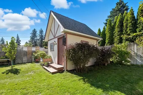Exterior - 3316 E 35th Ave, Spokane, WA 99223 photo 16 of 17