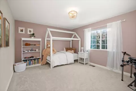 Bedroom - 4620 E 43rd Ave, Spokane, WA 99223 photo 3 of 3