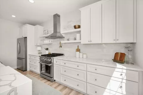 Kitchen - 4620 E 43rd Ave, Spokane, WA 99223 photo 3 of 5