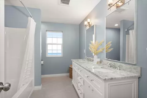 Bath - 4620 E 43rd Ave, Spokane, WA 99223 photo 5 of 6