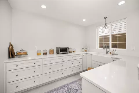 Kitchen - 4620 E 43rd Ave, Spokane, WA 99223 photo 5 of 5