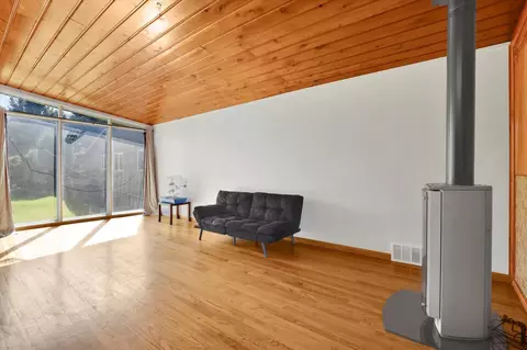 Living - 1104 E 29th Ave, Spokane, WA 99203 photo 4 of 5