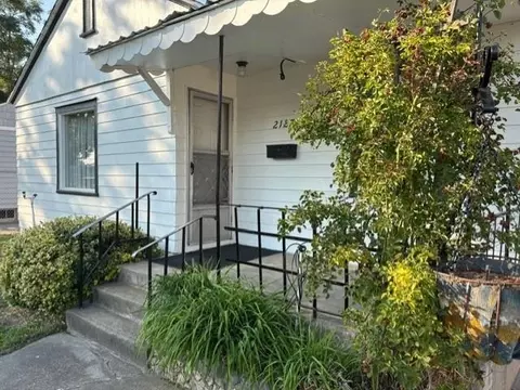 Exterior - 2127 E Heroy Ave, Spokane, WA 99207 photo 2 of 6