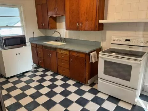 Kitchen - 2127 E Heroy Ave, Spokane, WA 99207 photo 1 of 2