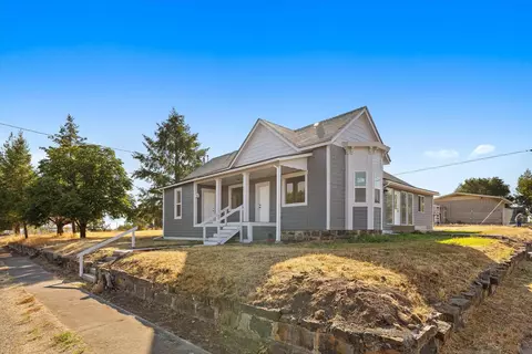 104 E 4th St, Sprague, WA 99032