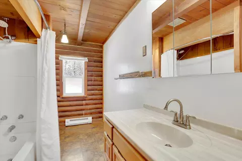 Bath - 3627 E Norwood Rd, Colbert, WA 99005 photo 1 of 2