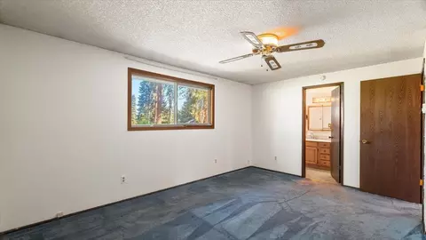Bedroom - 815 E Bedivere Dr, Spokane, WA 99218 photo 2 of 8