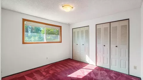 Bedroom - 815 E Bedivere Dr, Spokane, WA 99218 photo 3 of 8