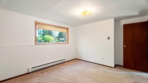 Bedroom - 815 E Bedivere Dr, Spokane, WA 99218 photo 5 of 8