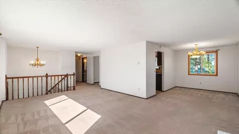 Living - 815 E Bedivere Dr, Spokane, WA 99218 photo 2 of 8