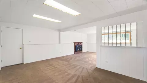 Living - 815 E Bedivere Dr, Spokane, WA 99218 photo 8 of 8