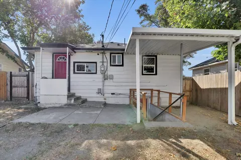 Exterior - 407 E Sanson Ave, Spokane, WA 99207 photo 5 of 11