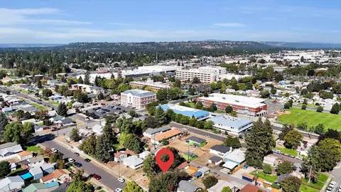 View/Area - 407 E Sanson Ave, Spokane, WA 99207 photo 6 of 11