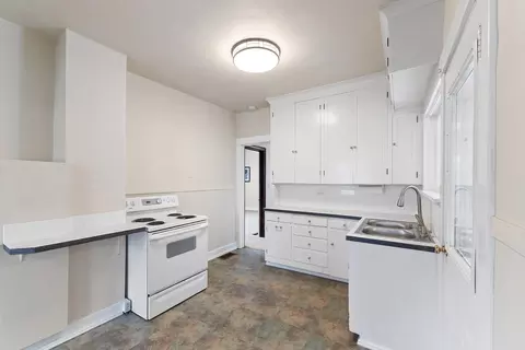 Kitchen - 4054 E 4th Ave, Spokane, WA 99203 photo 2 of 3