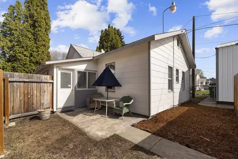Exterior - 4054 E 4th Ave, Spokane, WA 99203 photo 9 of 11