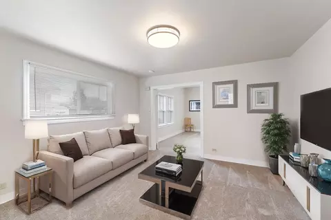 Living - 4054 E 4th Ave, Spokane, WA 99203 photo 1 of 4